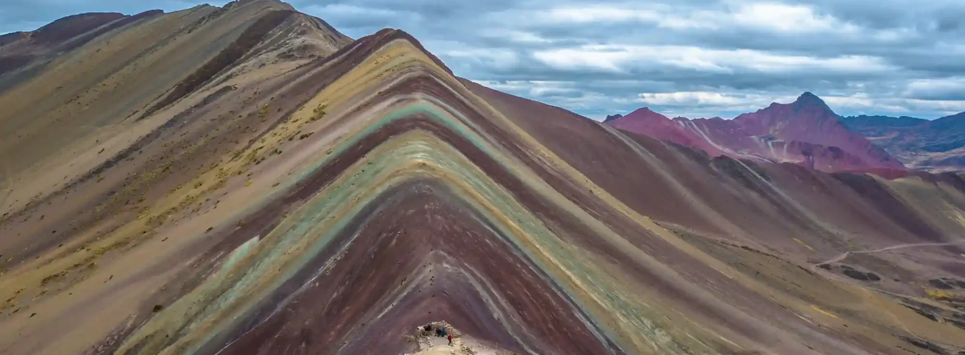 Private Pallay Poncho Rainbow Mountain Tour